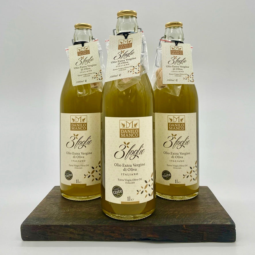 
            
                Load image into Gallery viewer, 3 Foglie Extra Virgin Olive Oil, 1lt bottle
            
        